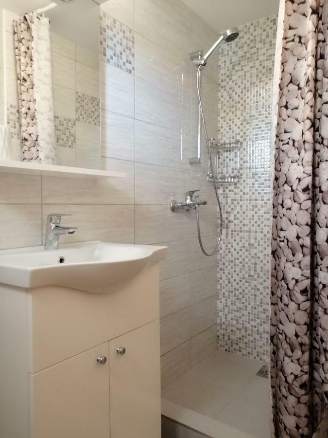 Apartment Sea Princess Vrboska Exterior photo