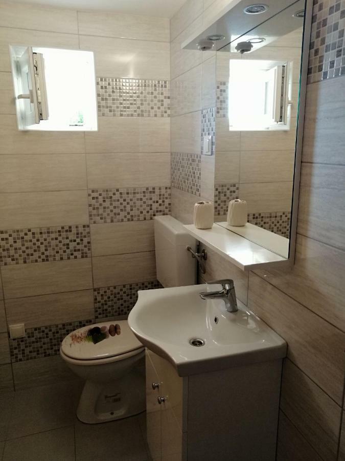 Apartment Sea Princess Vrboska Exterior photo